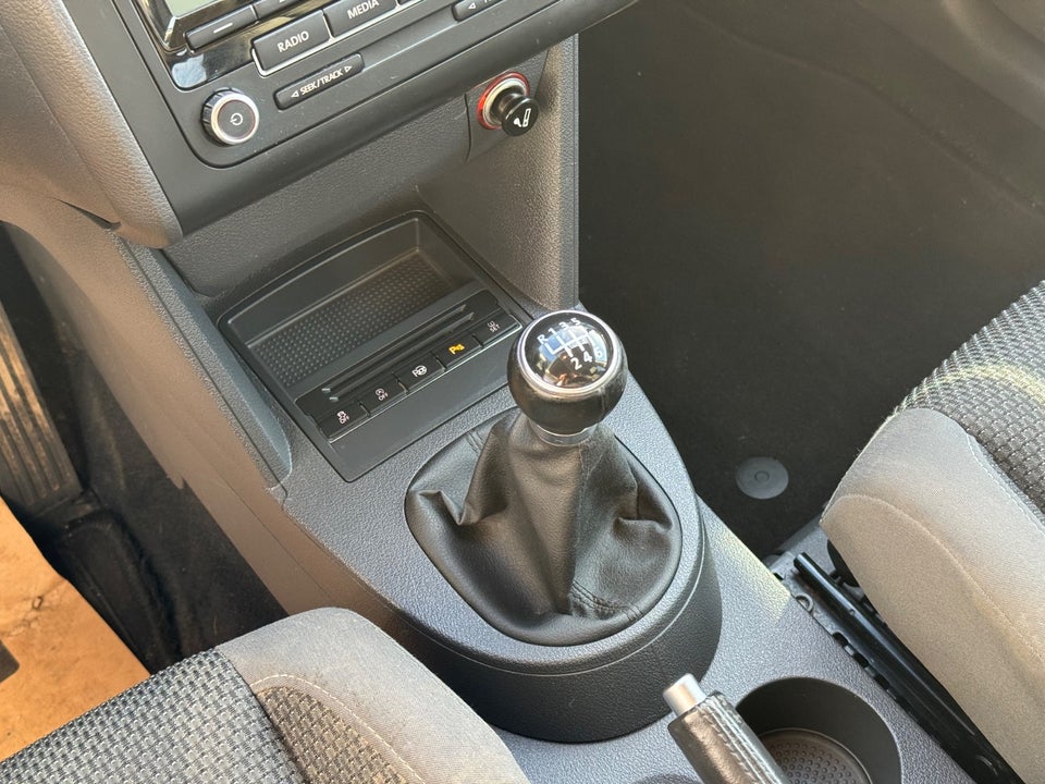 VW Touran 1,6 TDi 105 Comfortline BMT Van 5d