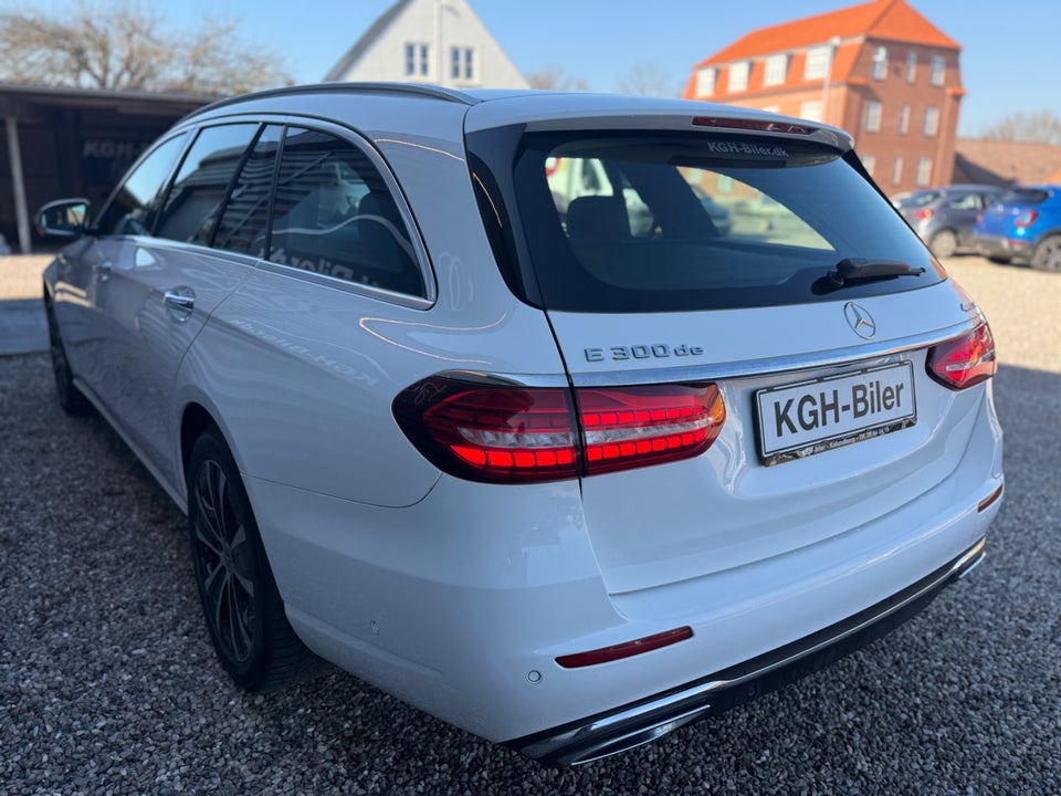 Mercedes E300 de 2,0 Avantgarde stc. aut. 4Matic 5d