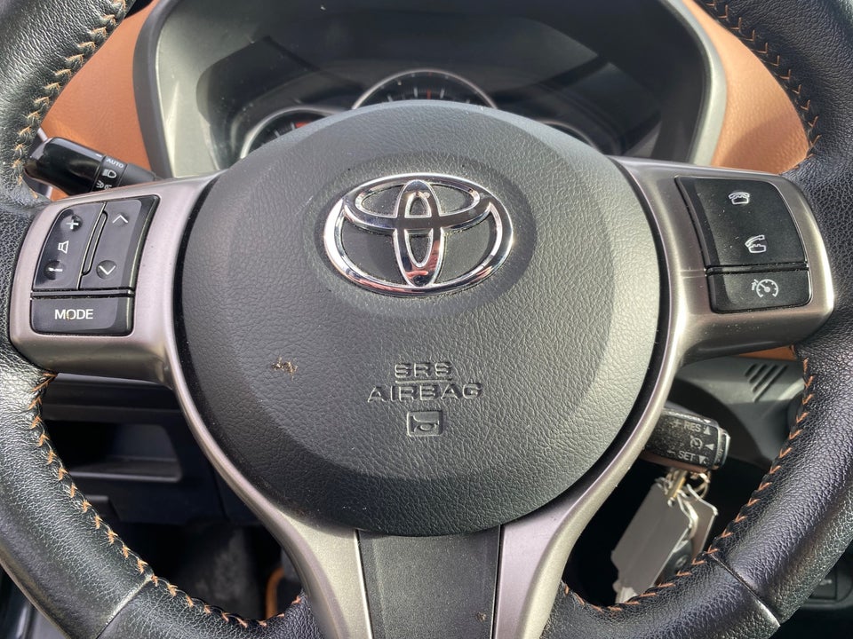 Toyota Yaris 1,3 VVT-i T2 Premium Luksus 5d