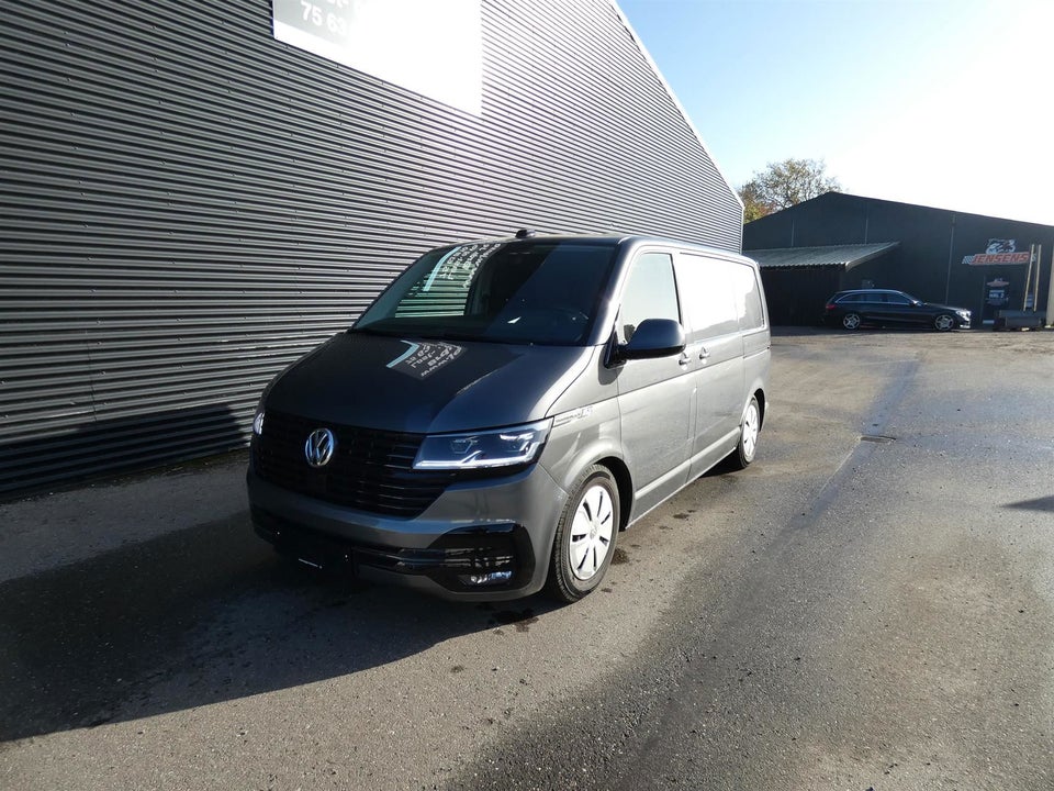 VW Transporter 2,0 TDi 150 Kassevogn DSG kort