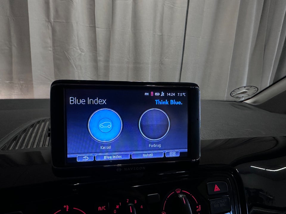 VW Up! 1,0 75 Move Up! ASG 3d