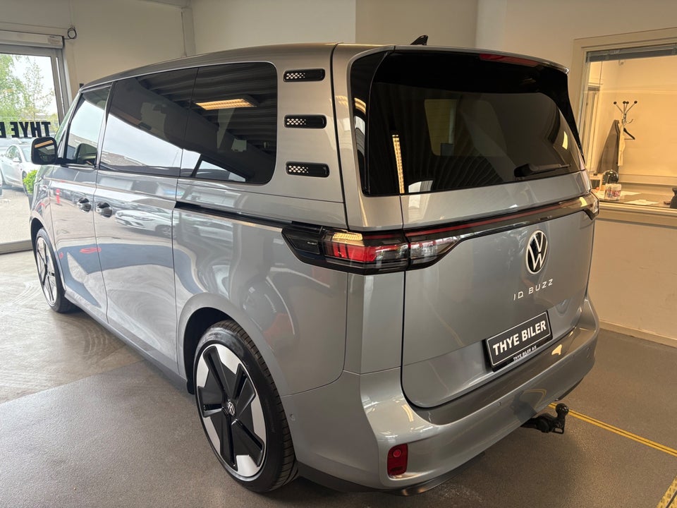 VW ID. Buzz 77 Pro SWB 5d