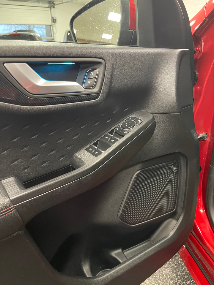 Ford Kuga 2,5 PHEV ST-Line X CVT 5d