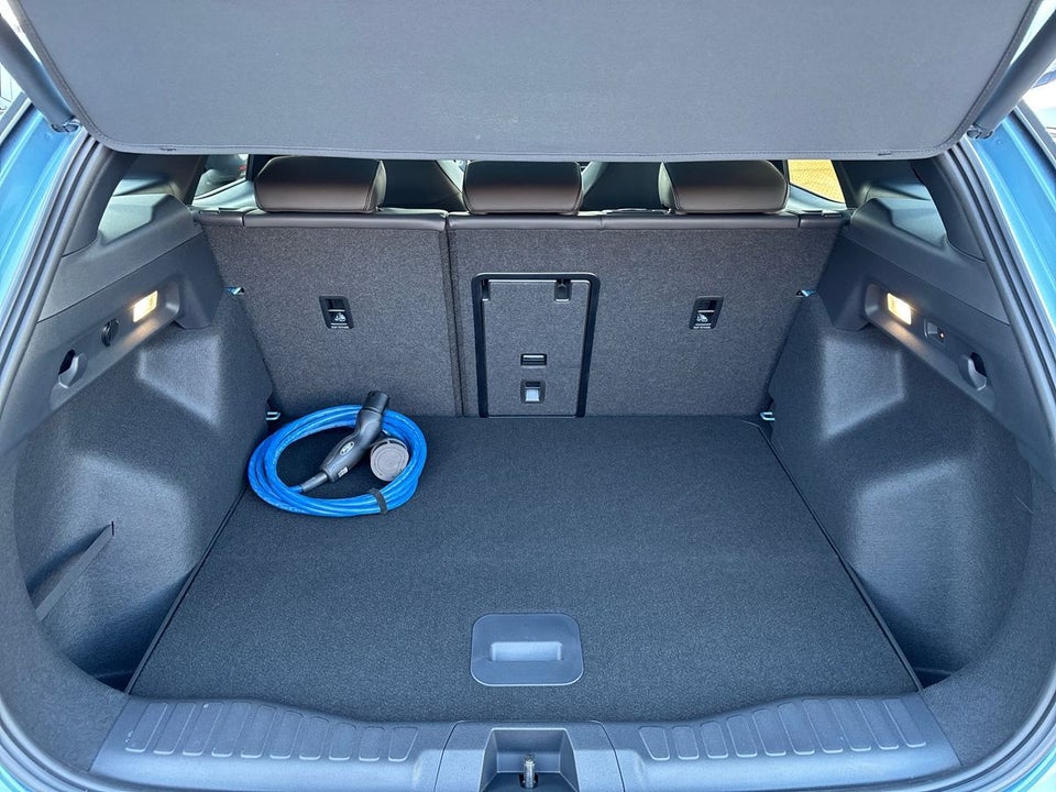 Ford Explorer 77 Premium Extended Range 5d