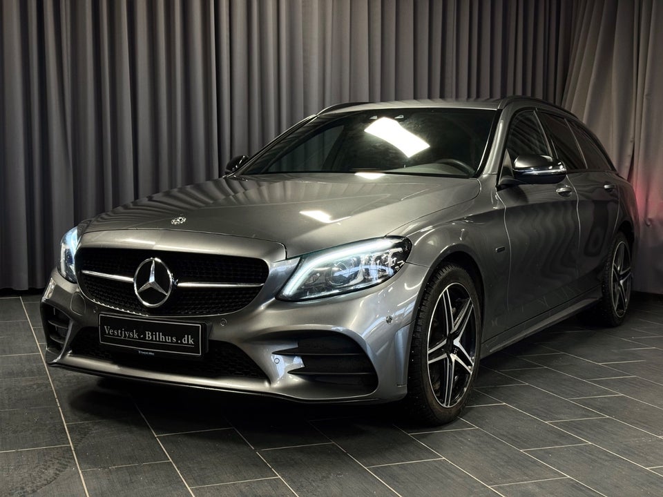 Mercedes C300 de 2,0 AMG Line stc. aut. 5d