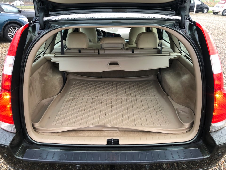 Volvo V70 2,4 140 5d