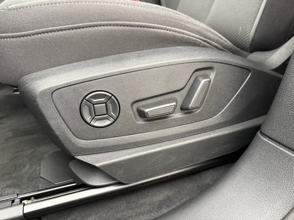 Audi e-tron 55 quattro 5d