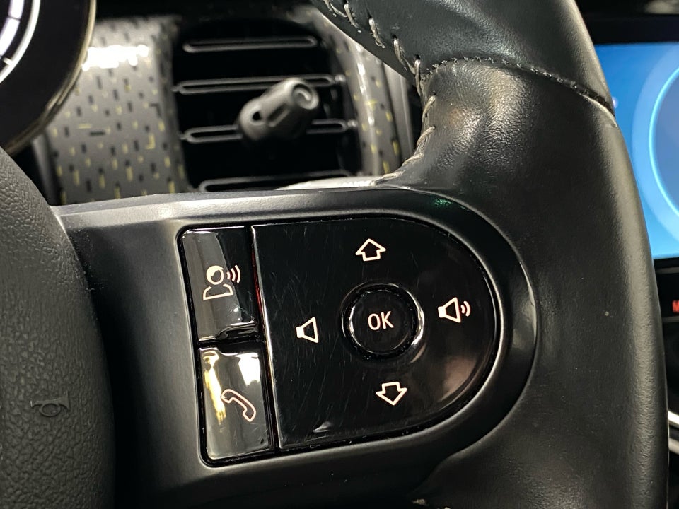 MINI Cooper SE Essential 3d