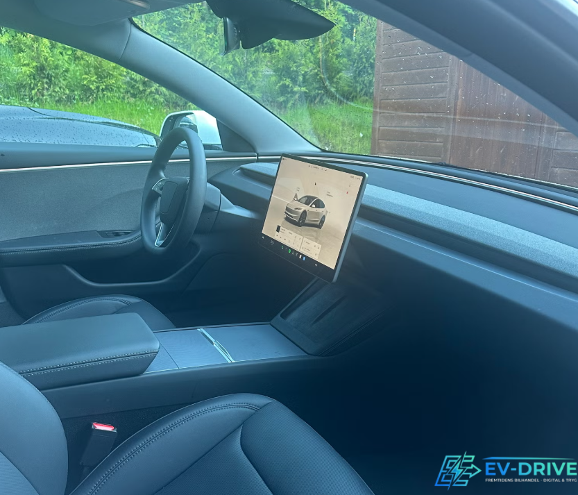 Tesla Model 3 RWD 4d