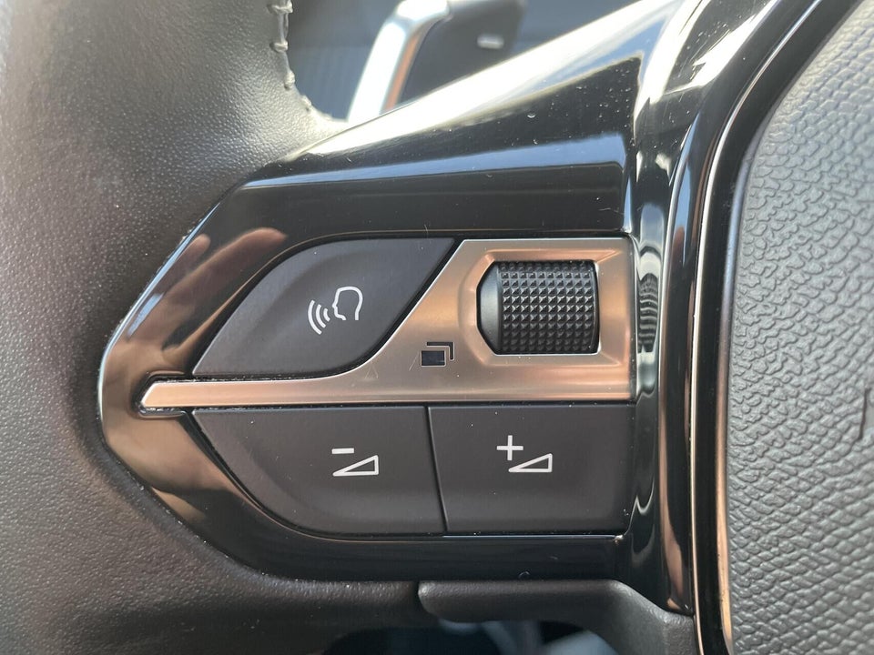 Peugeot 208 1,2 PureTech 100 Allure Pack+ 5d