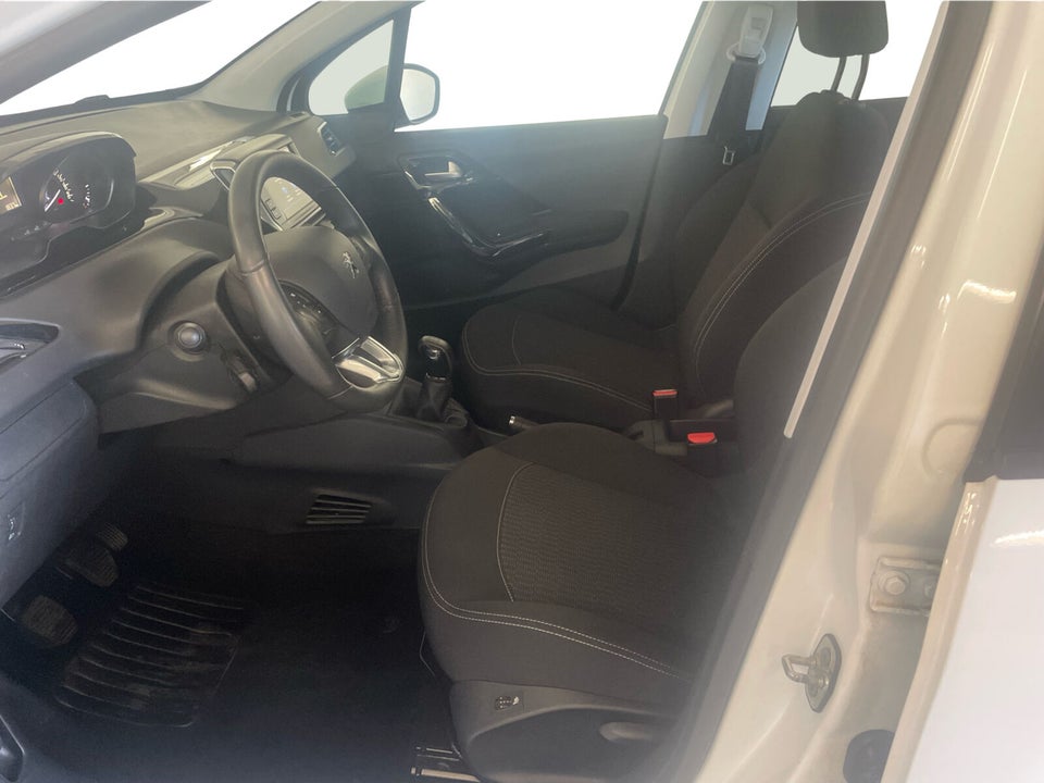 Peugeot 208 1,2 VTi 82 Strike 5d
