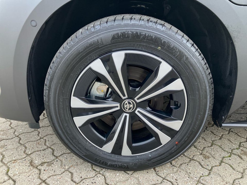 Toyota bZ4X Executive 5d