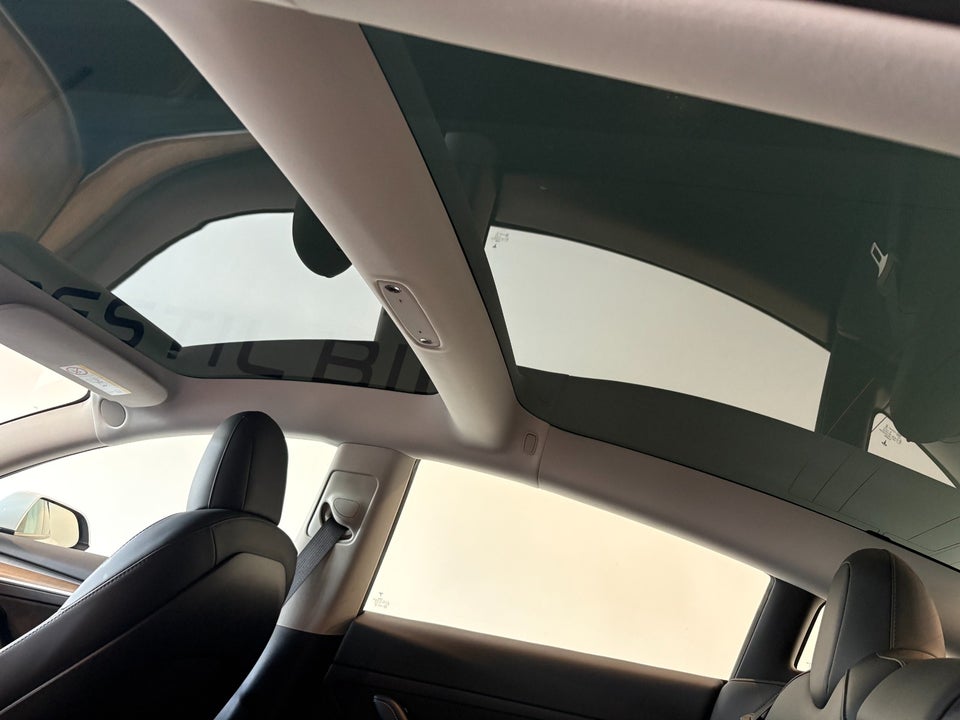 Tesla Model 3 RWD 4d