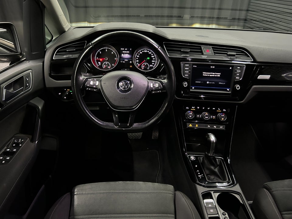 VW Touran 2,0 TDi 190 R-line DSG 5d