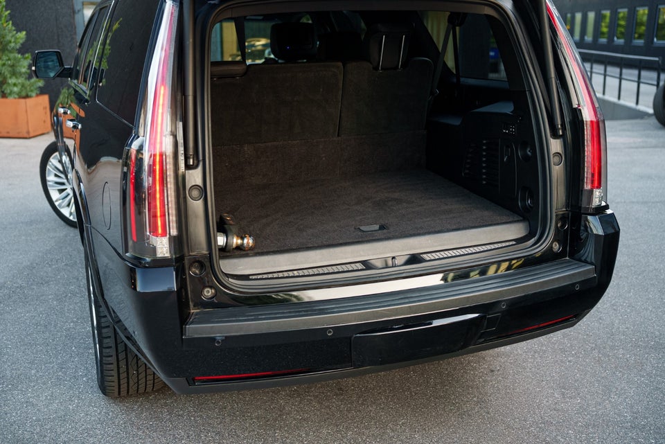 Cadillac Escalade 6,2 V8 ESV Platinum aut. 7prs 5d