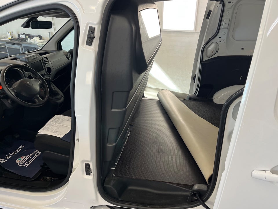 Peugeot Partner 1,6 BlueHDi 100 L1 Premium Van 4d