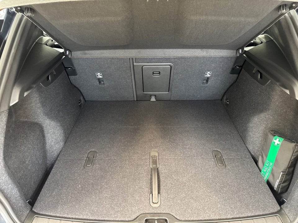 Volvo EX40 Extended Range Black Edition Excess 5d