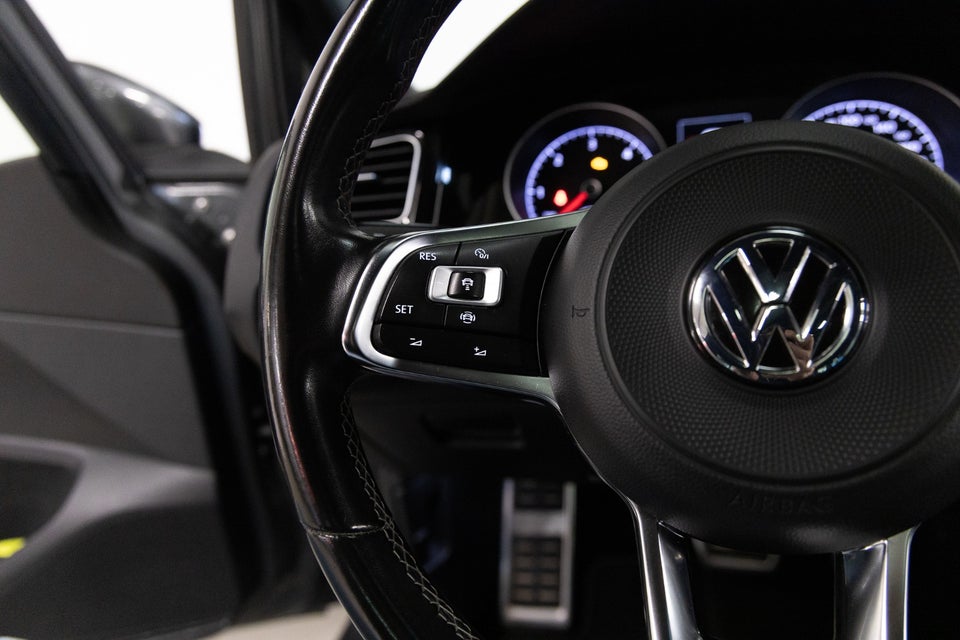 VW Golf VII 2,0 TDi 150 R-line Variant DSG 5d