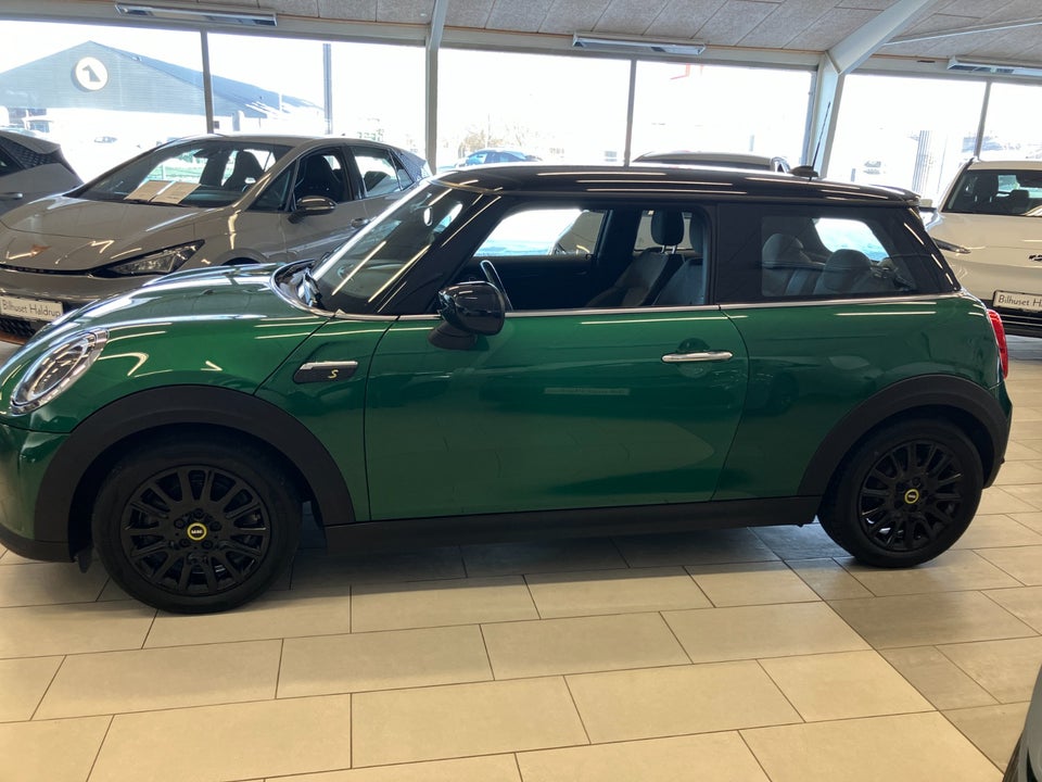MINI Cooper SE Essential 3d