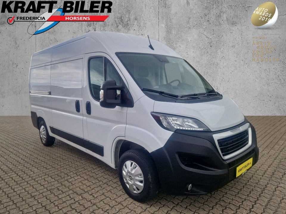 Peugeot Boxer 335 2,2 BlueHDi 140 L2H2 Premium