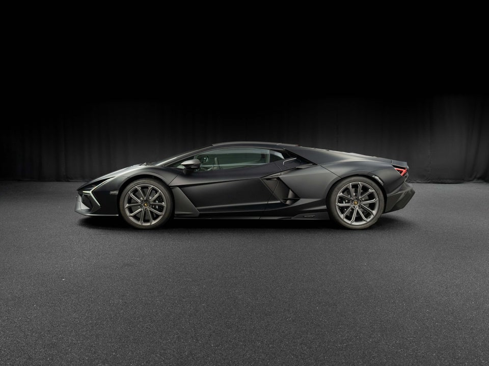 Lamborghini Revuelto 6,5  2d