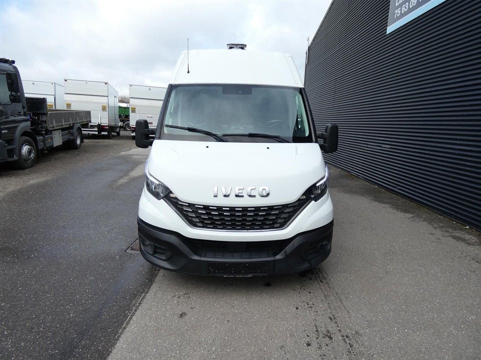 Iveco Daily 2,3 35S16 12m³ Van AG8