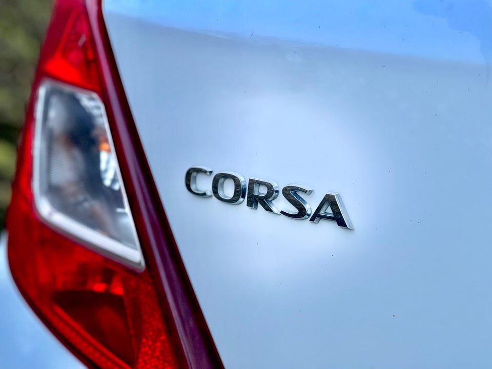 Opel Corsa 1,0 12V Essentia 5d