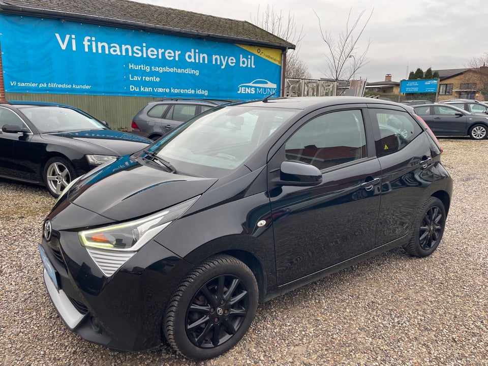 Toyota Aygo 1,0 VVT-i x-plore x-shift 5d