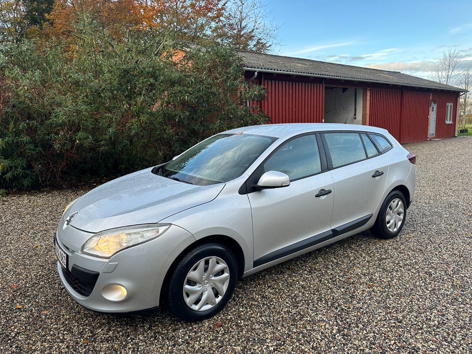 Renault Megane III 1,6 110 Expression Sport Tourer 5d