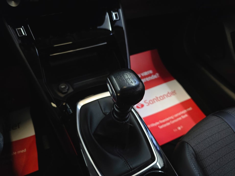 Peugeot 208 1,2 PureTech 100 Allure Sky 5d