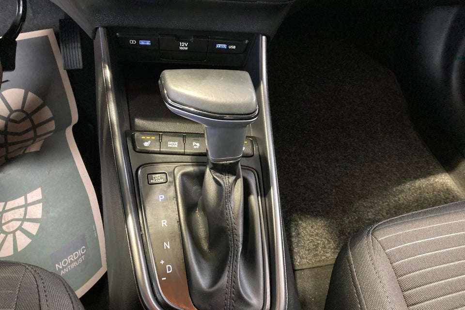 Hyundai i20 1,0 T-GDi Essential DCT 5d