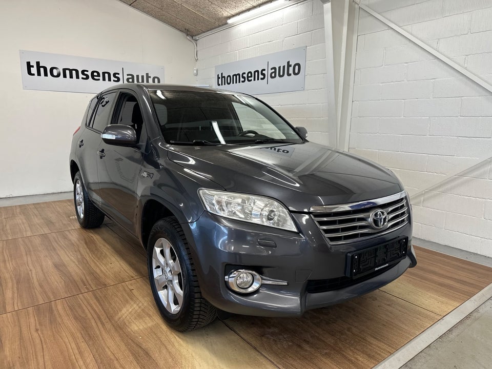 Toyota RAV4 2,2 D-CAT 150 T3 aut. 4x4 Van 5d