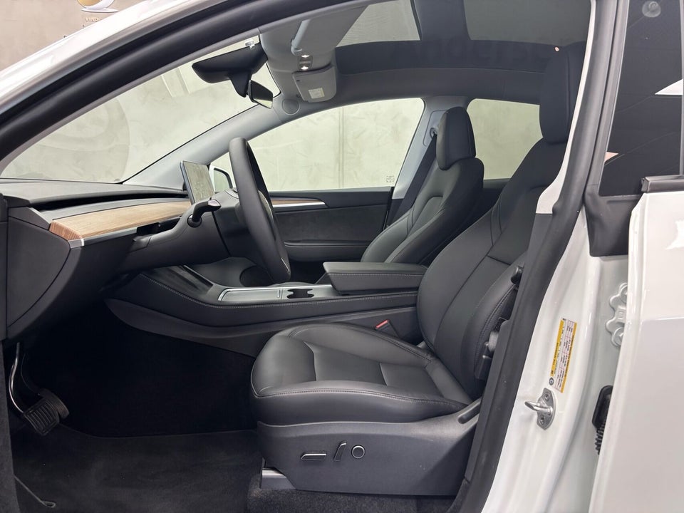 Tesla Model Y RWD 5d