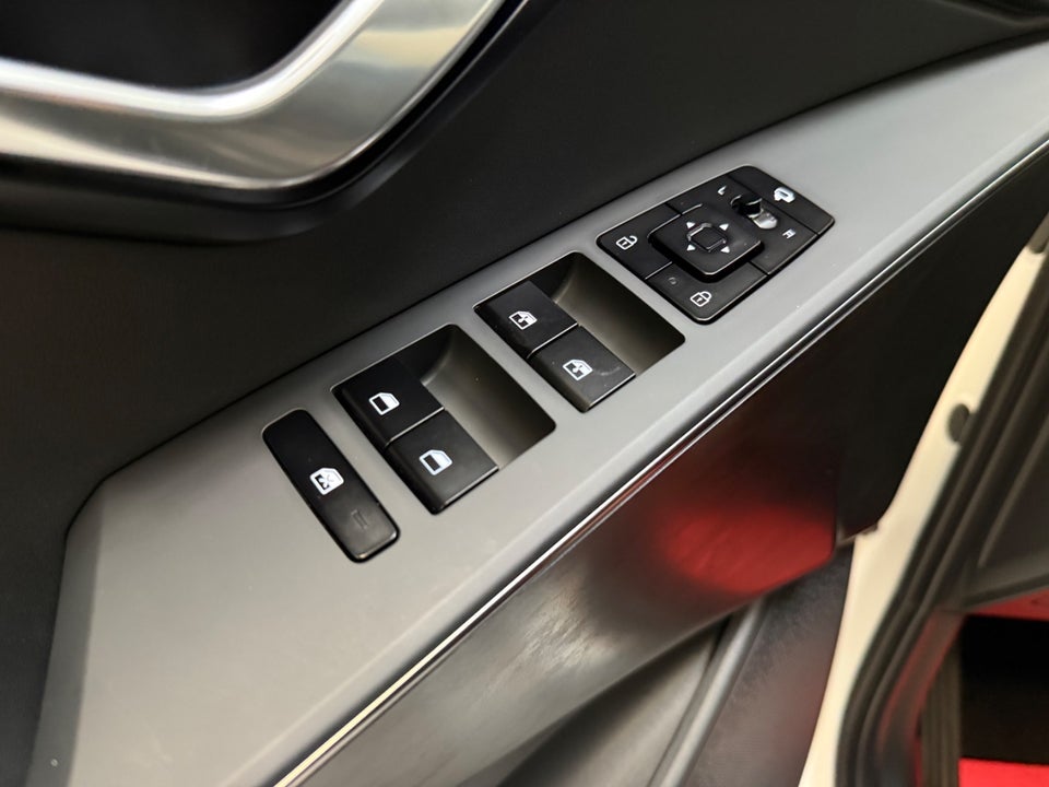 Kia Niro 64 EV Access Plus 5d