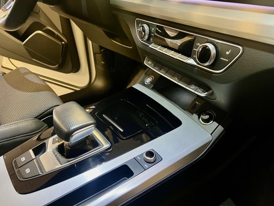 Audi Q5 50 TFSi e S-line quattro S-tr. 5d