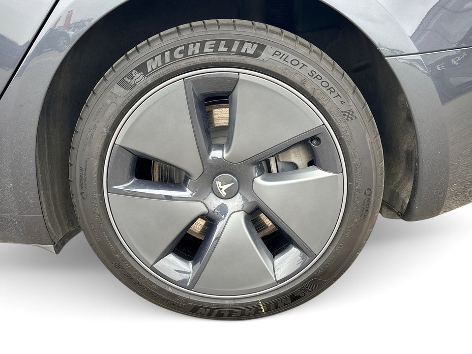 Tesla Model 3 RWD 4d