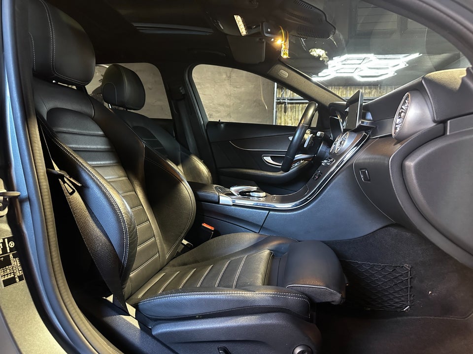 Mercedes C220 d 2,0 AMG Line stc. aut. 4Matic 5d