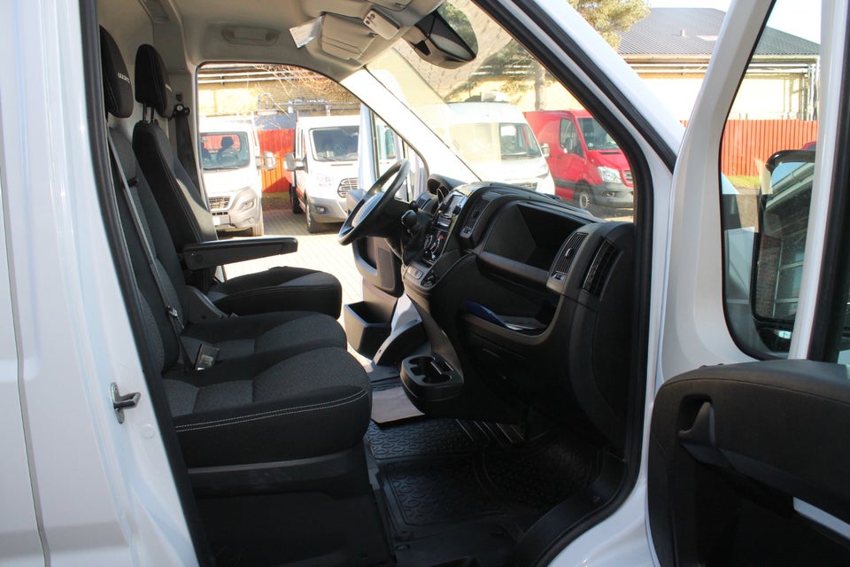 Fiat Ducato 35 2,3 MJT 140 Kassevogn L2H2 Pro+ aut.