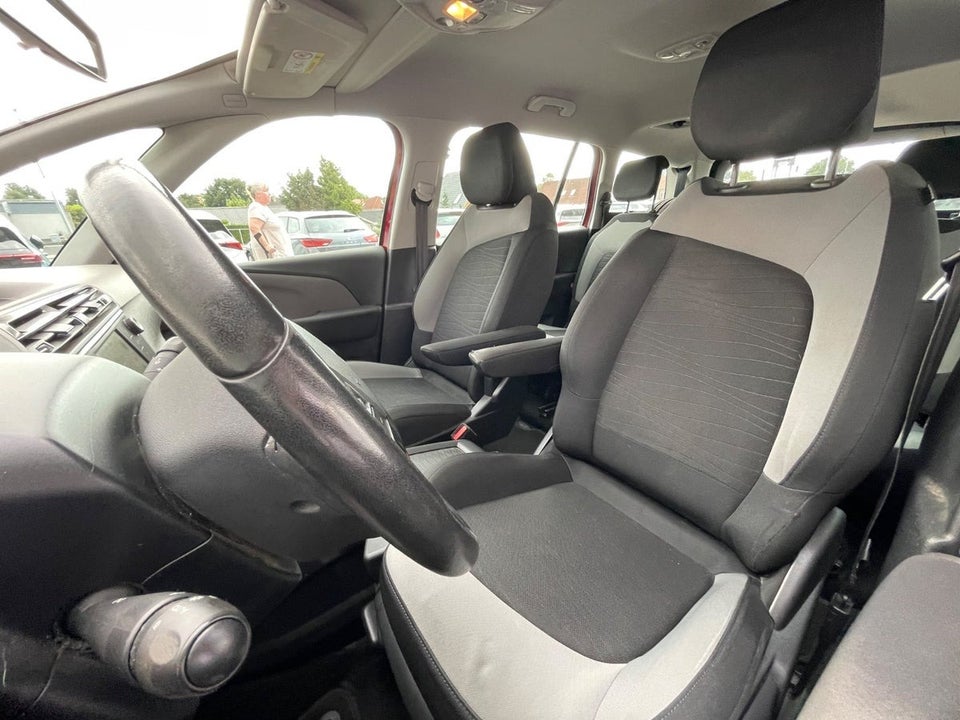 Citroën Grand C4 Picasso 1,6 e-HDi 115 Attraction 5d