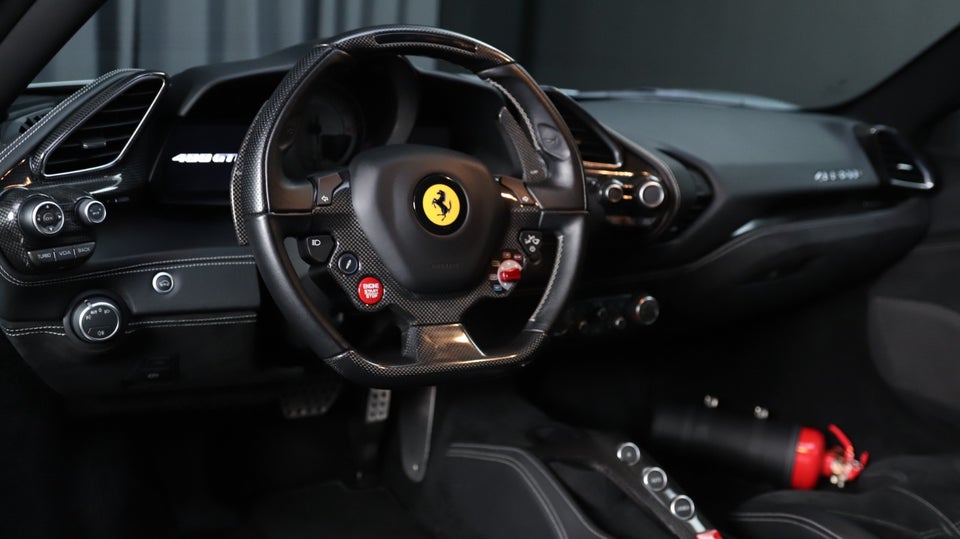 Ferrari 488 GTB 3,9 DCT 2d