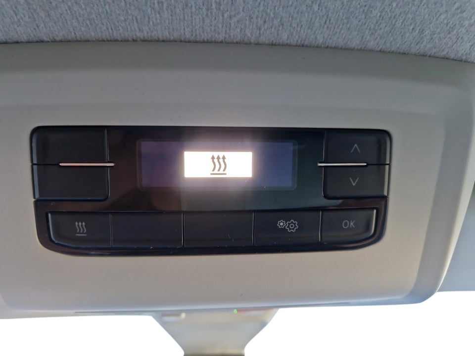 VW Transporter 2,0 TDi 110 Kassevogn lang