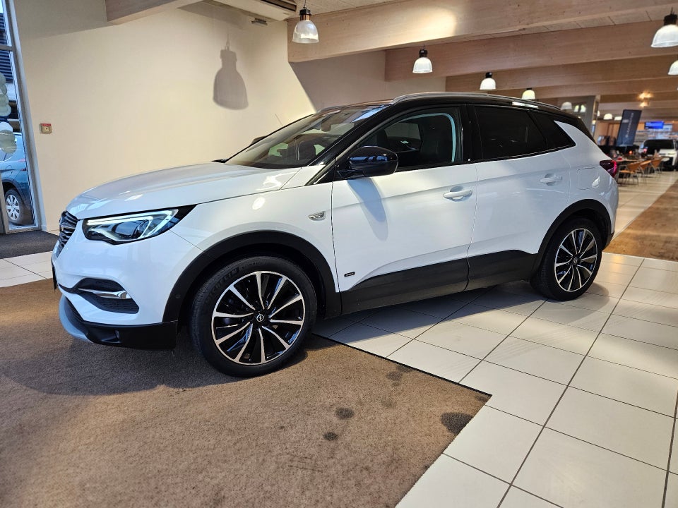 Opel Grandland X 1,6 Hybrid Ultimate aut. 5d