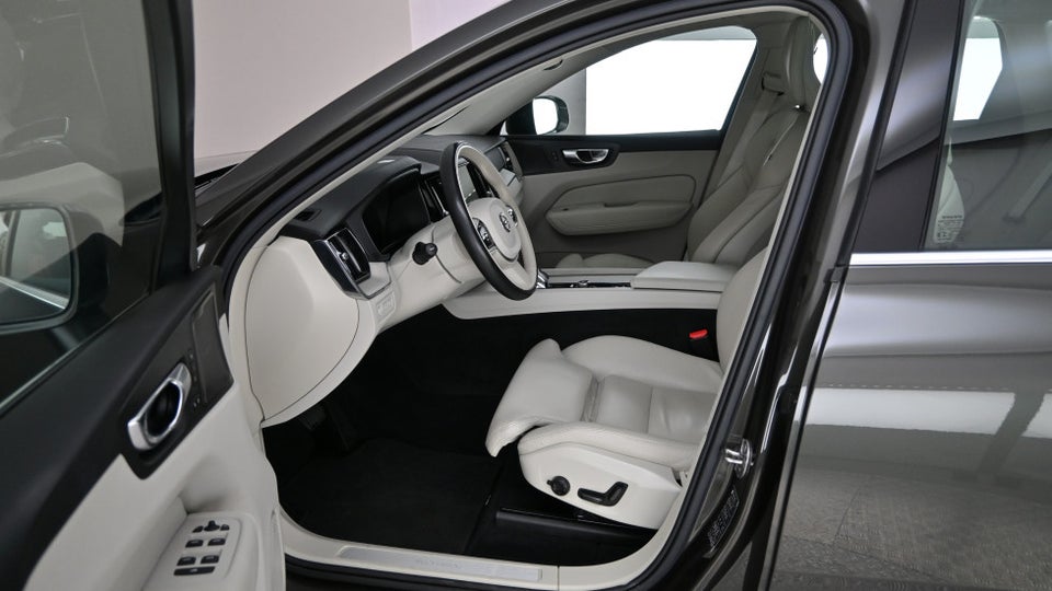Volvo XC60 2,0 T8 ReCharge Inscription aut. AWD 5d