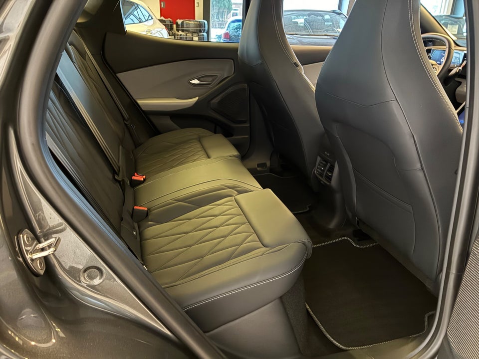 Ford Capri 77 Premium Extended Range 5d