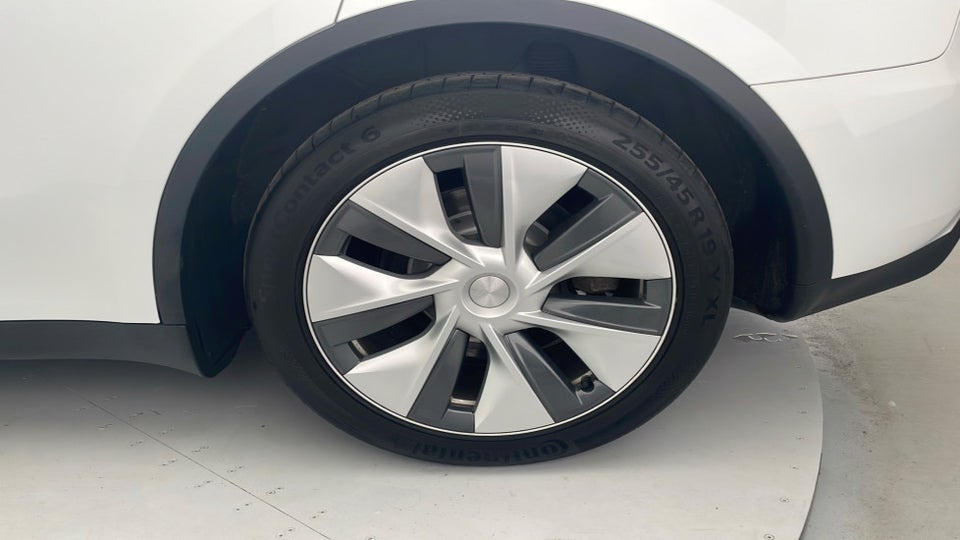 Tesla Model Y Long Range AWD 5d