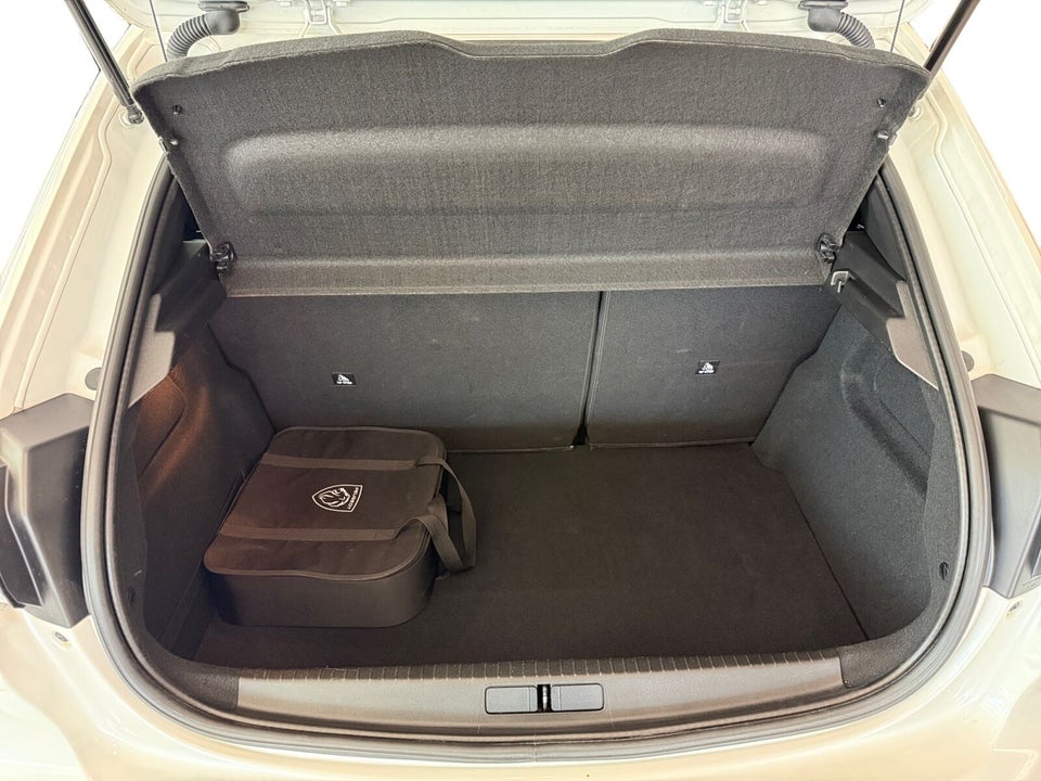 Peugeot e-208 50 GT Pack 5d