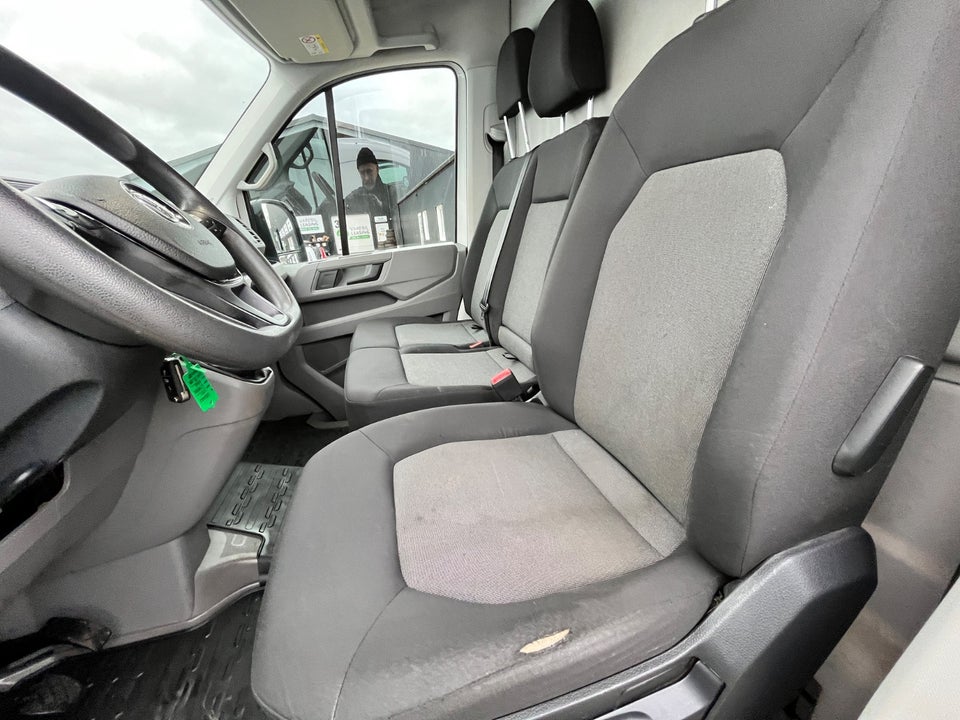 VW Crafter 30 2,0 TDi 177 Kassevogn L3H2