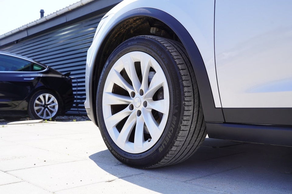 Tesla Model X 75D 5d