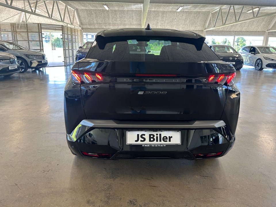 Peugeot e-3008 77 GT Pack 5d