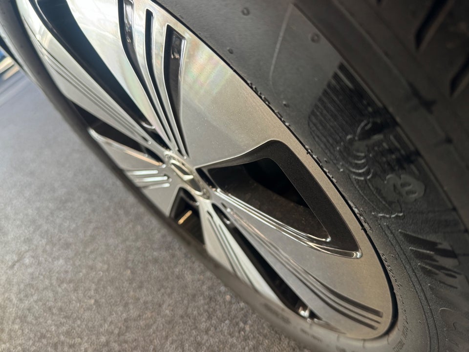 Mercedes EQA300 Progressive 4Matic 5d